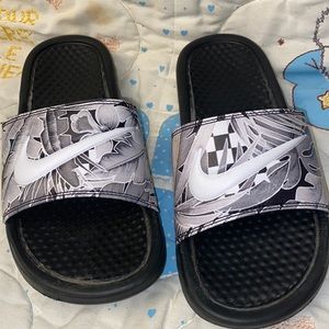 Nike slides. Worn 2x